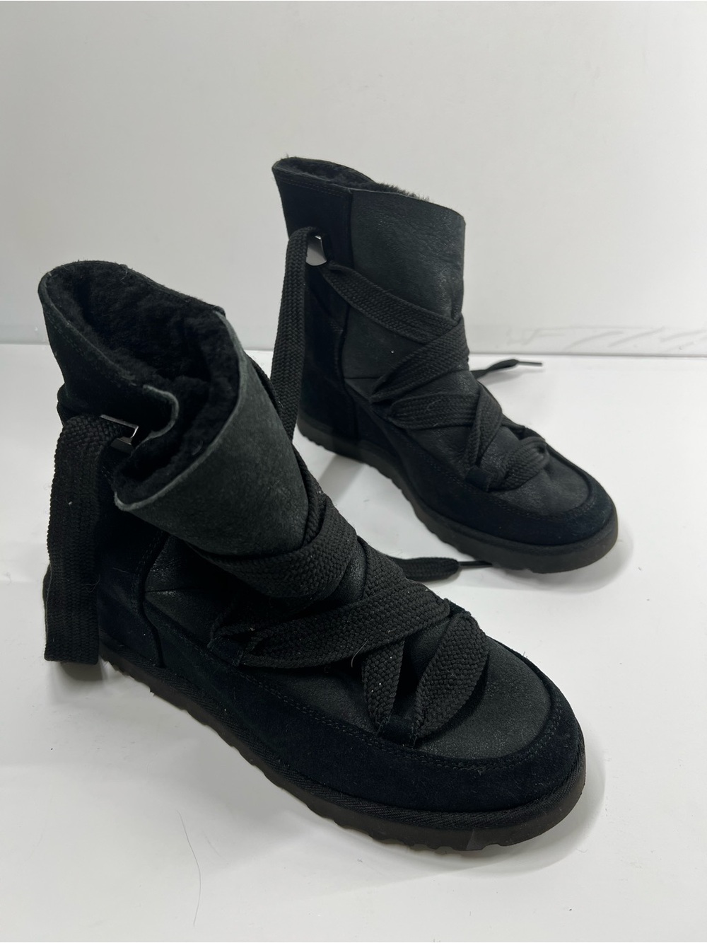 UGG Black Suede Shearling Lace Up Wrap Winter Boots Women’s Size 7